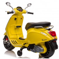 Kid electric motorcycle Licensed Vespa Piaggio 12V in Yellow color