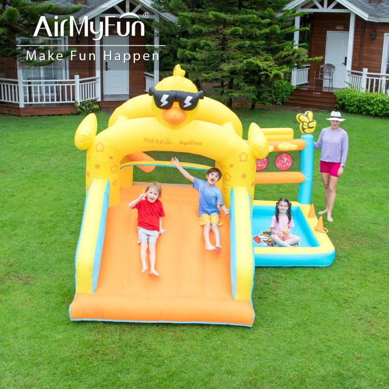 AirMyFun Φουσκωτό Τραμπολίνο Παπάκι με μεγάλη τσουλήθρα δύο μπασκέτες δύο στόχους και κρίκους